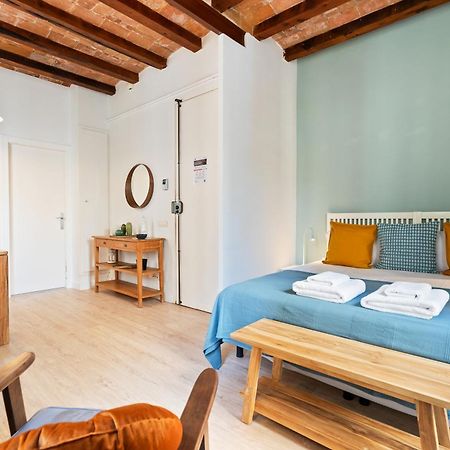 Lodging Apartments Beach Studio 11 Барселона Экстерьер фото